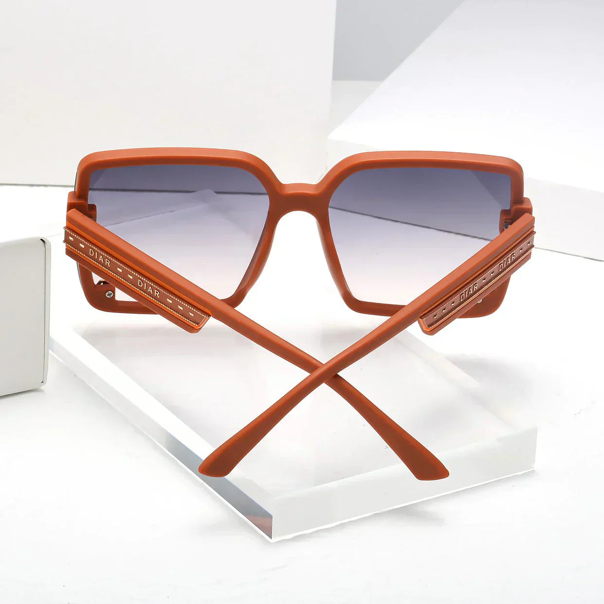 4 color fashion letter double color polarized sunglasses