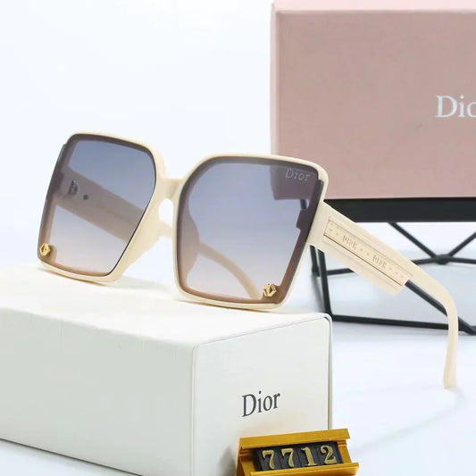 4 Color Women's Sunglasses—7712