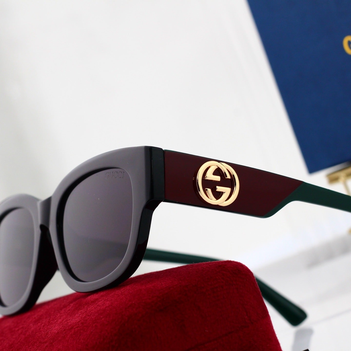 4 colors trendy hot sunglasses 4114