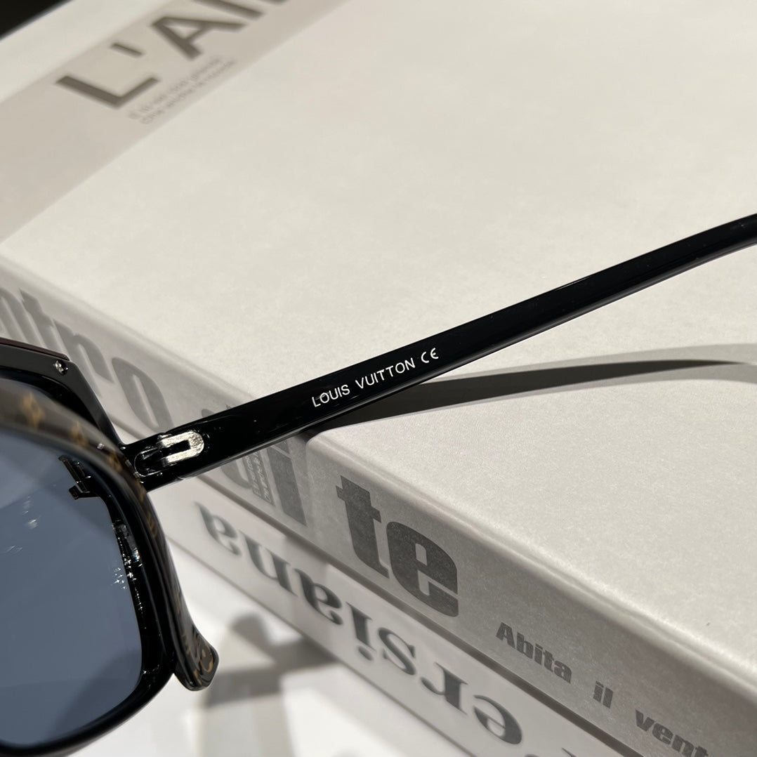 4 Colors Hot Sunglasses  8354